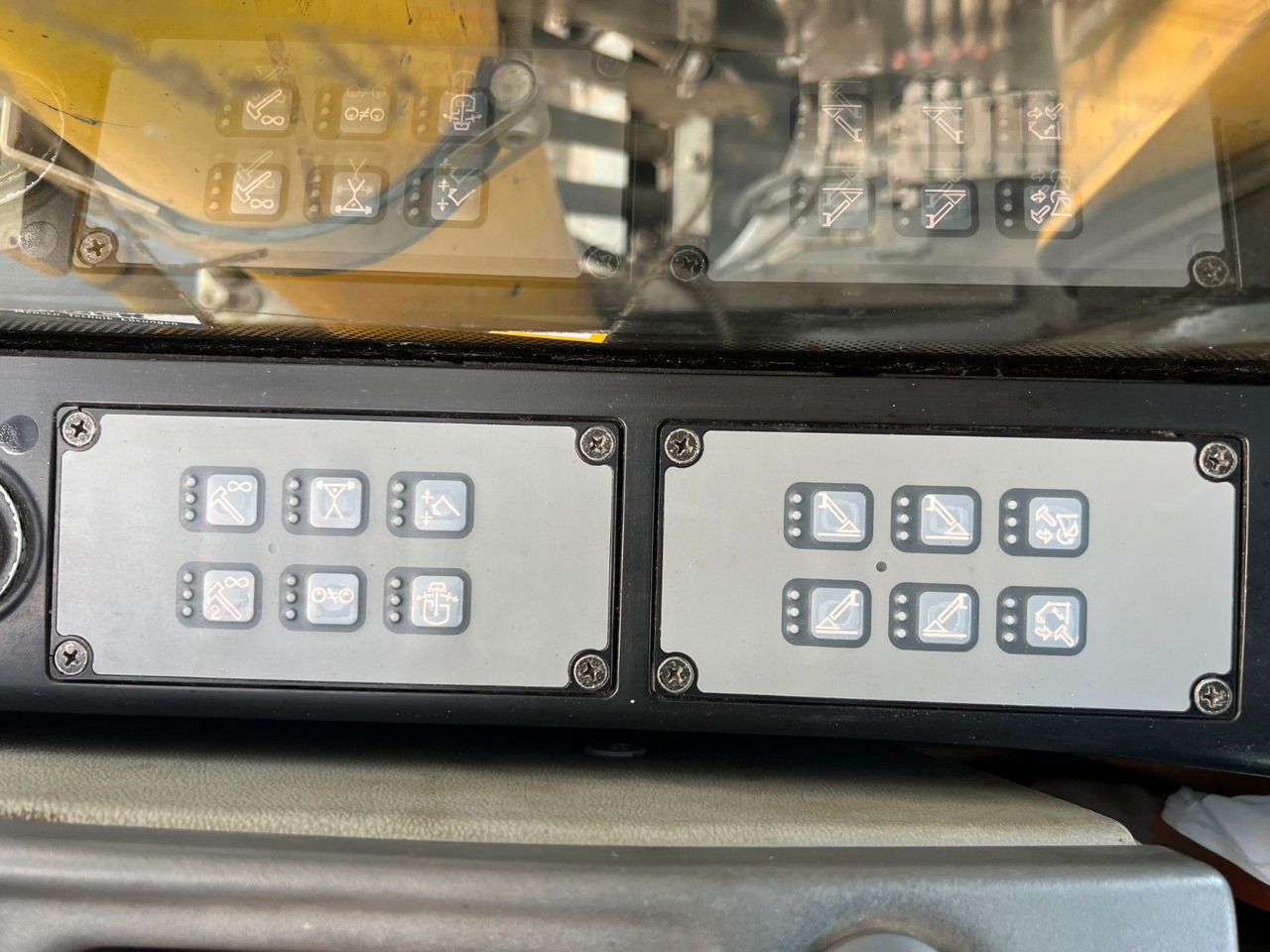 Pelle sur pneus Liebherr A922 Rail Litronic / 8.277h / Bahnzulassung 2030: photos 23 Pelle sur pneus Liebherr A922 Rail Litronic / 8.277h / Bahnzulassung 2030: photos 23