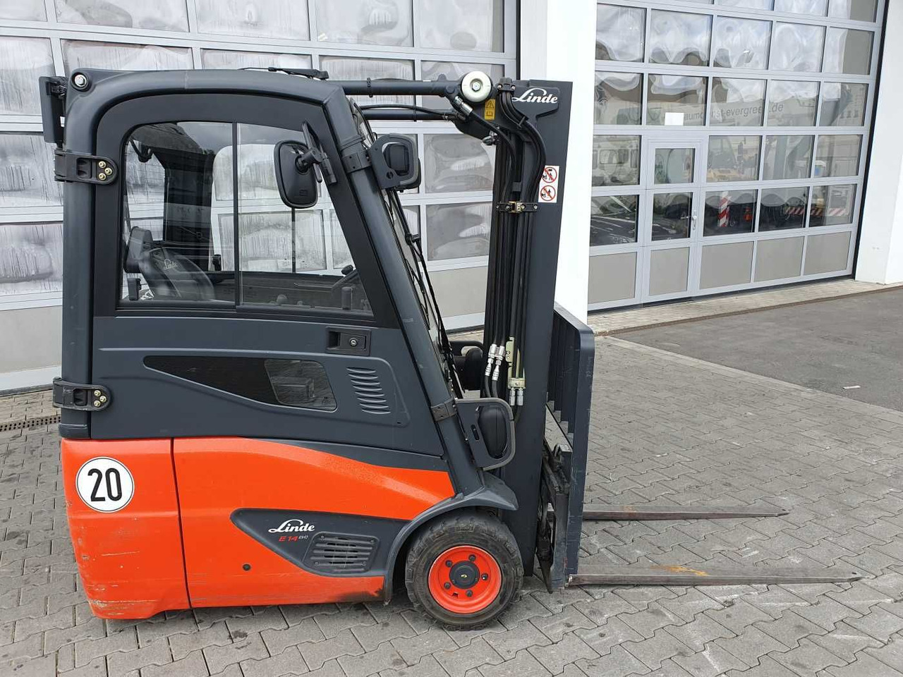 Linde E14 - 02 / Triplex: 4.00m! / SS / nur 2.119h! - Chariot élévateur électrique: photos 3 Linde E14 - 02 / Triplex: 4.00m! / SS / nur 2.119h! - Chariot élévateur électrique: photos 3