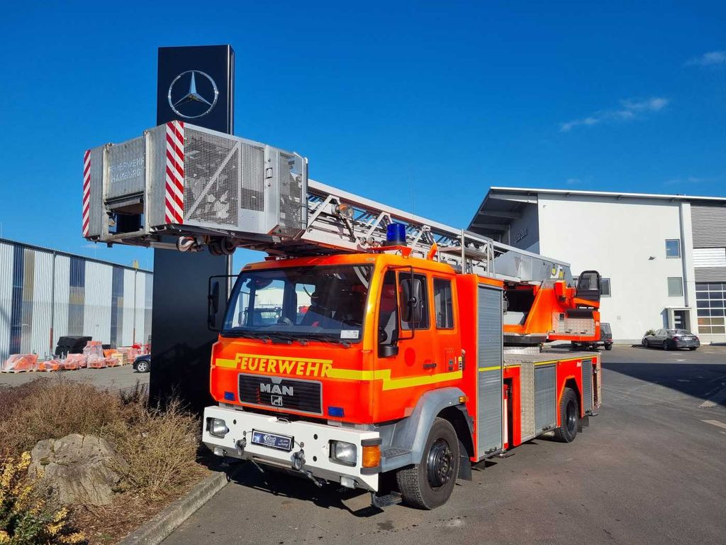 MAN 15.284LC Metz DLK 23-12 Feuerwehr Drehleiter - Camion grue: photos 1 MAN 15.284LC Metz DLK 23-12 Feuerwehr Drehleiter - Camion grue: photos 1