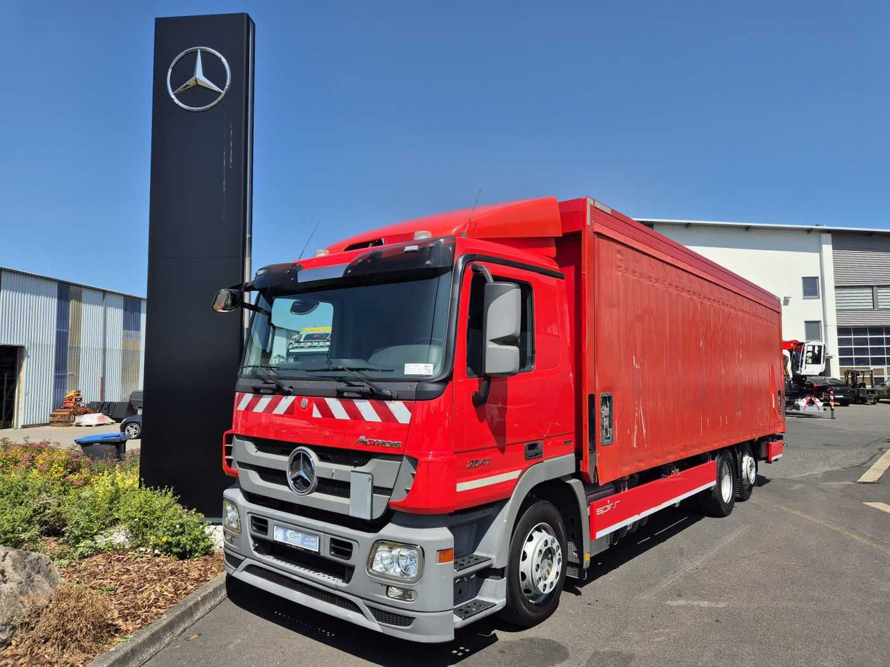 Mercedes-Benz Actros 2541 L 6x2 Schiebeplanen LBW AHK - Camion pour le transport de boissons: photos 1 Mercedes-Benz Actros 2541 L 6x2 Schiebeplanen LBW AHK - Camion pour le transport de boissons: photos 1