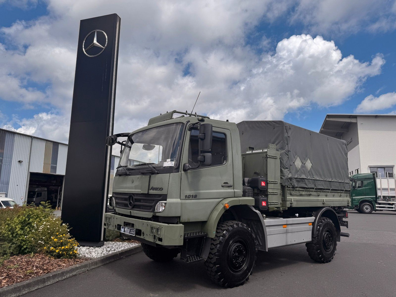 Mercedes-Benz Atego 1018 A 4x4 Singlebereifung 7 Stück vorh. - Camion plateau: photos 1 Mercedes-Benz Atego 1018 A 4x4 Singlebereifung 7 Stück vorh. - Camion plateau: photos 1