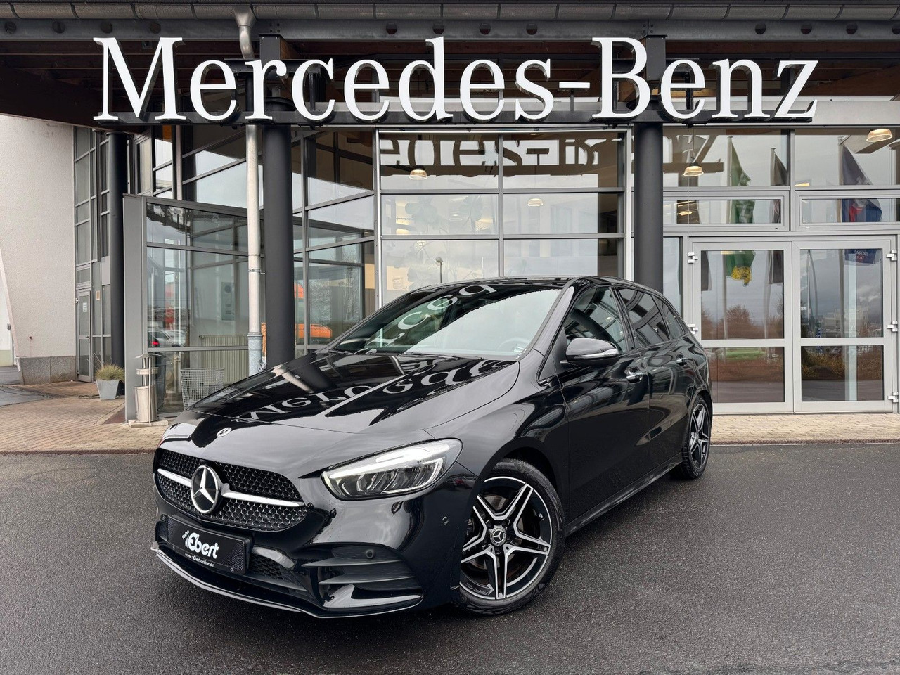 Mercedes-Benz B 200 AMG+AHK+Ambiente+RFK+MBUX+Night - Berline: photos 1 Mercedes-Benz B 200 AMG+AHK+Ambiente+RFK+MBUX+Night - Berline: photos 1