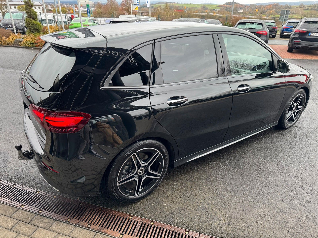 Mercedes-Benz B 200 AMG+AHK+Ambiente+RFK+MBUX+Night - Berline: photos 3 Mercedes-Benz B 200 AMG+AHK+Ambiente+RFK+MBUX+Night - Berline: photos 3