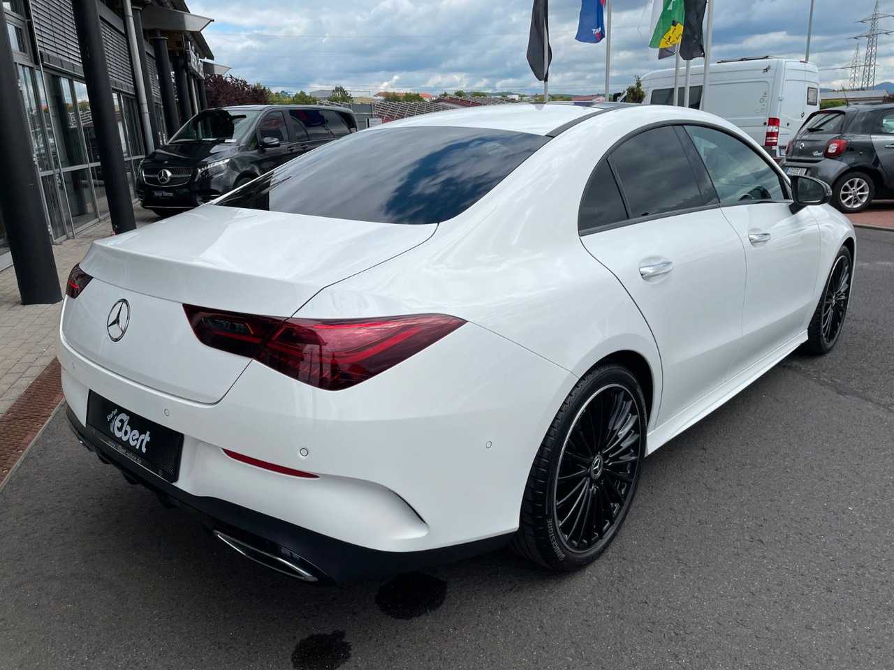 Mercedes-Benz CLA 200 AMG Pano+R-Kamera+19" - Coupé: photos 4 Mercedes-Benz CLA 200 AMG Pano+R-Kamera+19" - Coupé: photos 4