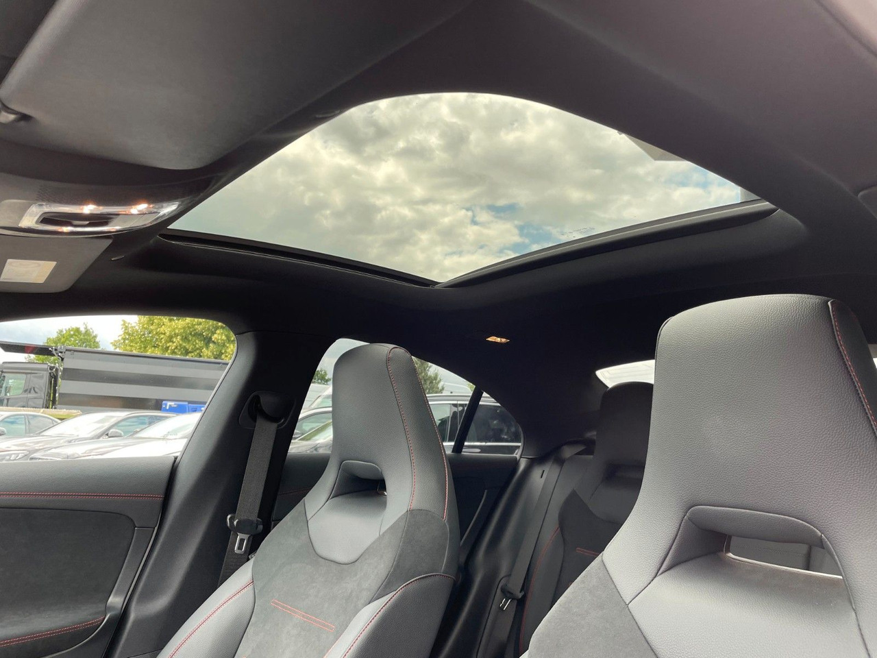 Mercedes-Benz CLA 200 AMG Pano+R-Kamera+19"+TOTW+DISTR+MULITBE en crédit-bail Mercedes-Benz CLA 200 AMG Pano+R-Kamera+19"+TOTW+DISTR+MULITBE: photos 22