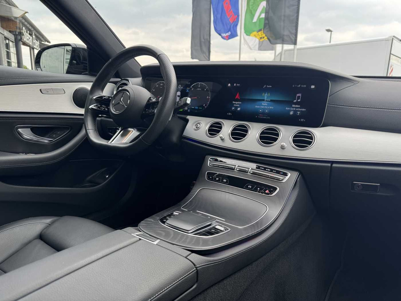 Berline Mercedes-Benz E 220d AMG+Pano+Distr+Multibeam+RFK+Night: photos 12
