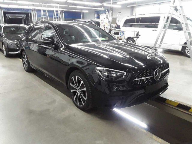 Mercedes-Benz E 300 T de 4M AMG+AHK+Distr+Burm+ R-Kamera+Carpl - Voiture: photos 2 Mercedes-Benz E 300 T de 4M AMG+AHK+Distr+Burm+ R-Kamera+Carpl - Voiture: photos 2