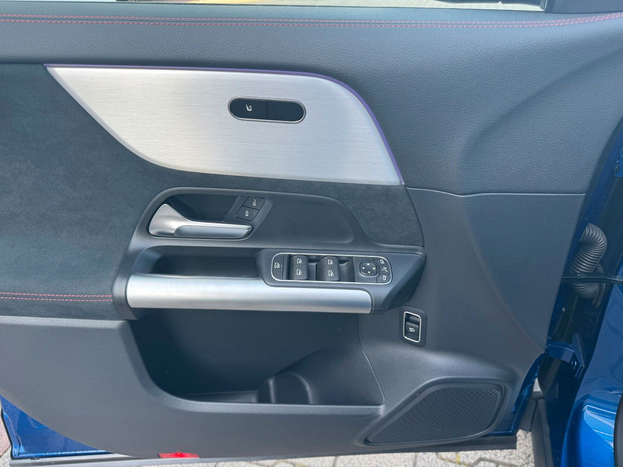 SUV Mercedes-Benz GLA 200 AMG+PANO+DistrPlus+RFK+Night: photos 14