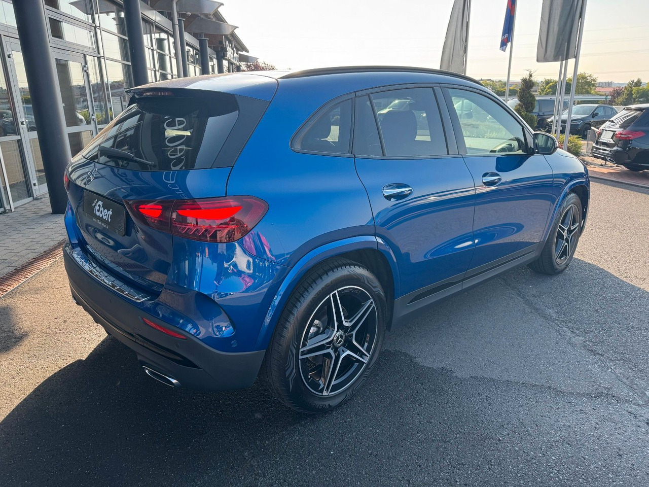 Mercedes-Benz GLA 200 AMG+PANO+DistrPlus+RFK+Night - SUV: photos 4 Mercedes-Benz GLA 200 AMG+PANO+DistrPlus+RFK+Night - SUV: photos 4