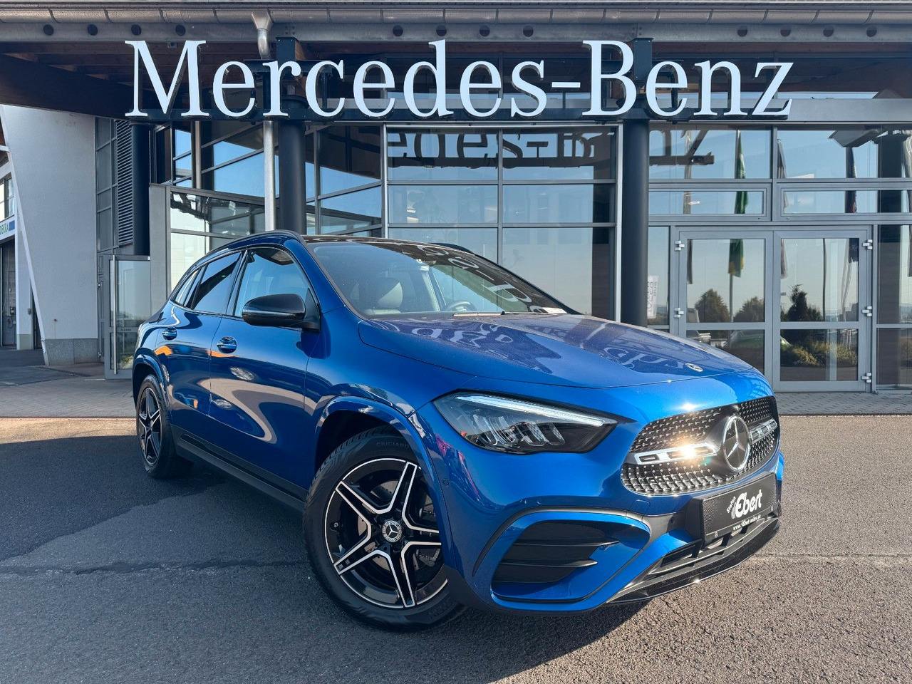 Mercedes-Benz GLA 200 AMG+PANO+DistrPlus+RFK+Night - SUV: photos 1 Mercedes-Benz GLA 200 AMG+PANO+DistrPlus+RFK+Night - SUV: photos 1