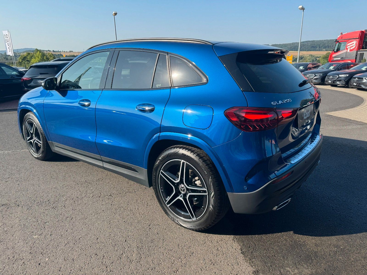 Mercedes-Benz GLA 200 AMG+PANO+DistrPlus+RFK+Night - SUV: photos 3 Mercedes-Benz GLA 200 AMG+PANO+DistrPlus+RFK+Night - SUV: photos 3