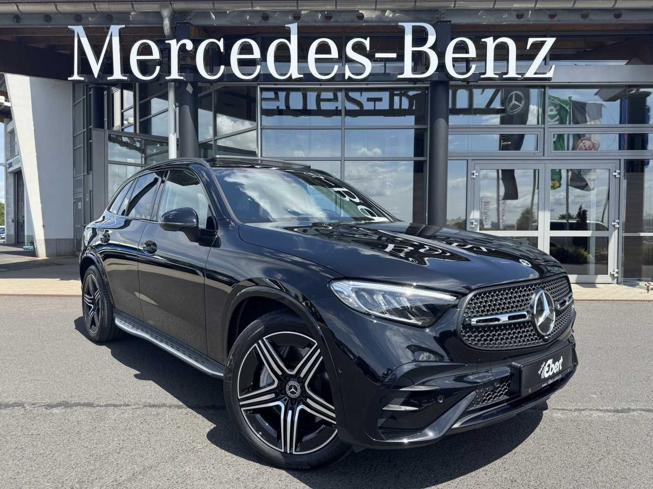 Mercedes-Benz GLC 200 4M AMG+Pano+Memory+RFK+Night+TotW - SUV: photos 1 Mercedes-Benz GLC 200 4M AMG+Pano+Memory+RFK+Night+TotW - SUV: photos 1