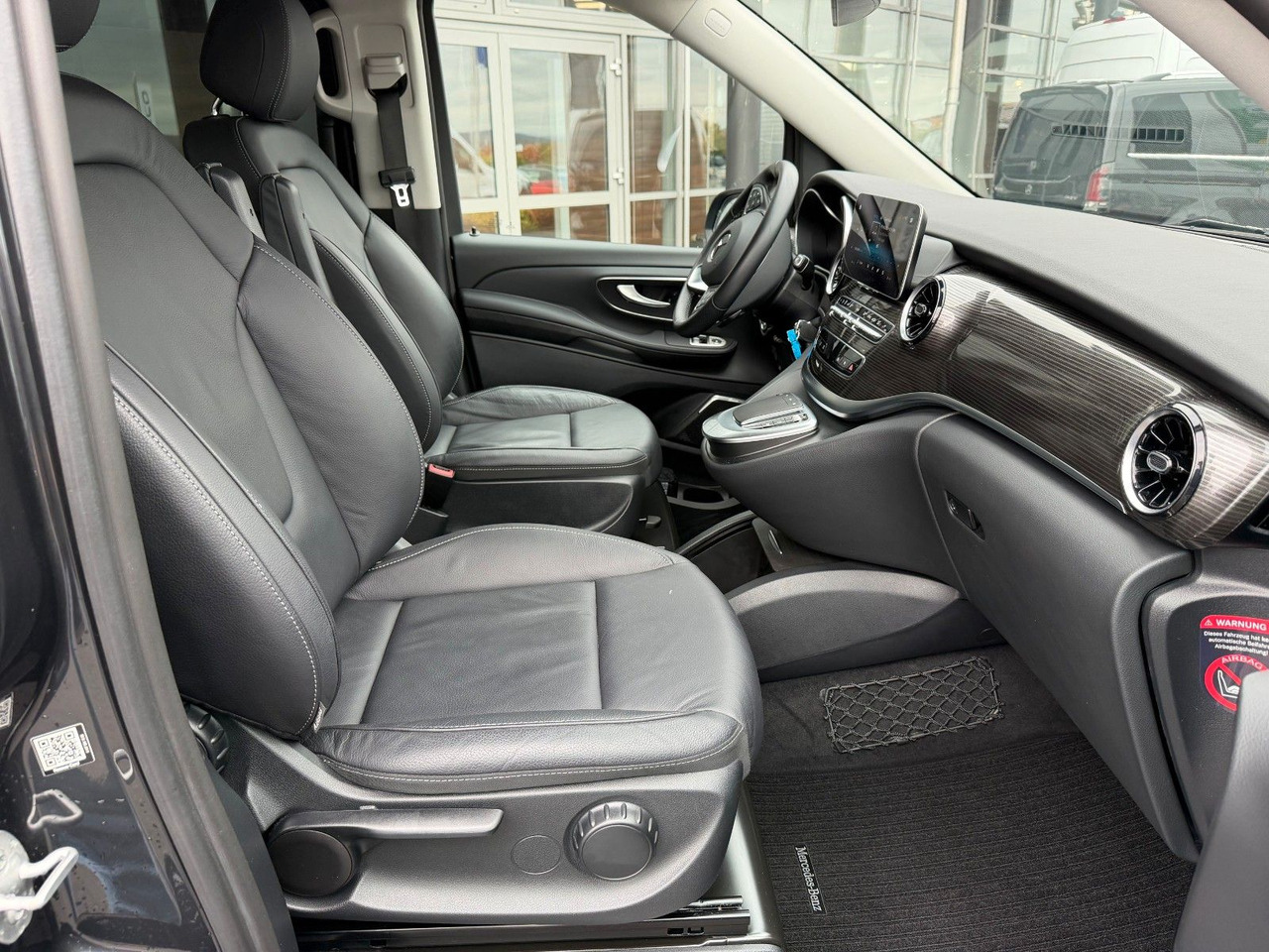 Transport de personnes Mercedes-Benz V 250 AVANTGARDE ED AHK Tisch 6Sitze: photos 10 Transport de personnes Mercedes-Benz V 250 AVANTGARDE ED AHK Tisch 6Sitze: photos 10