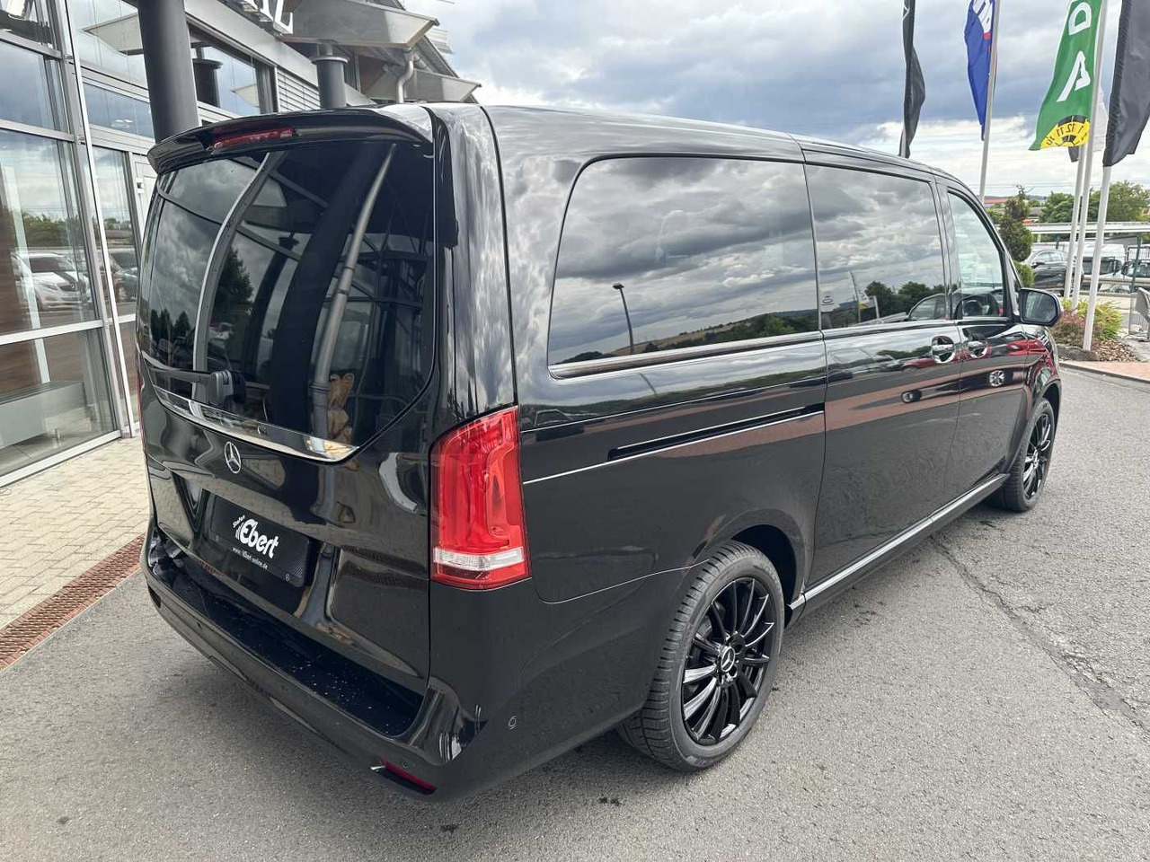 Mercedes-Benz V 300 d 4MATIC EXCLUSIVE AMG Panorama DISTRONIC - Voiture break: photos 4 Mercedes-Benz V 300 d 4MATIC EXCLUSIVE AMG Panorama DISTRONIC - Voiture break: photos 4