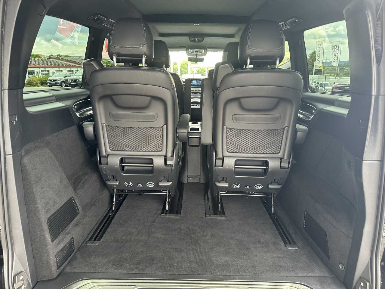 Transport de personnes Mercedes-Benz V 300 d 4MATIC EXCLUSIVE AMG Panorama DISTRONIC: photos 6