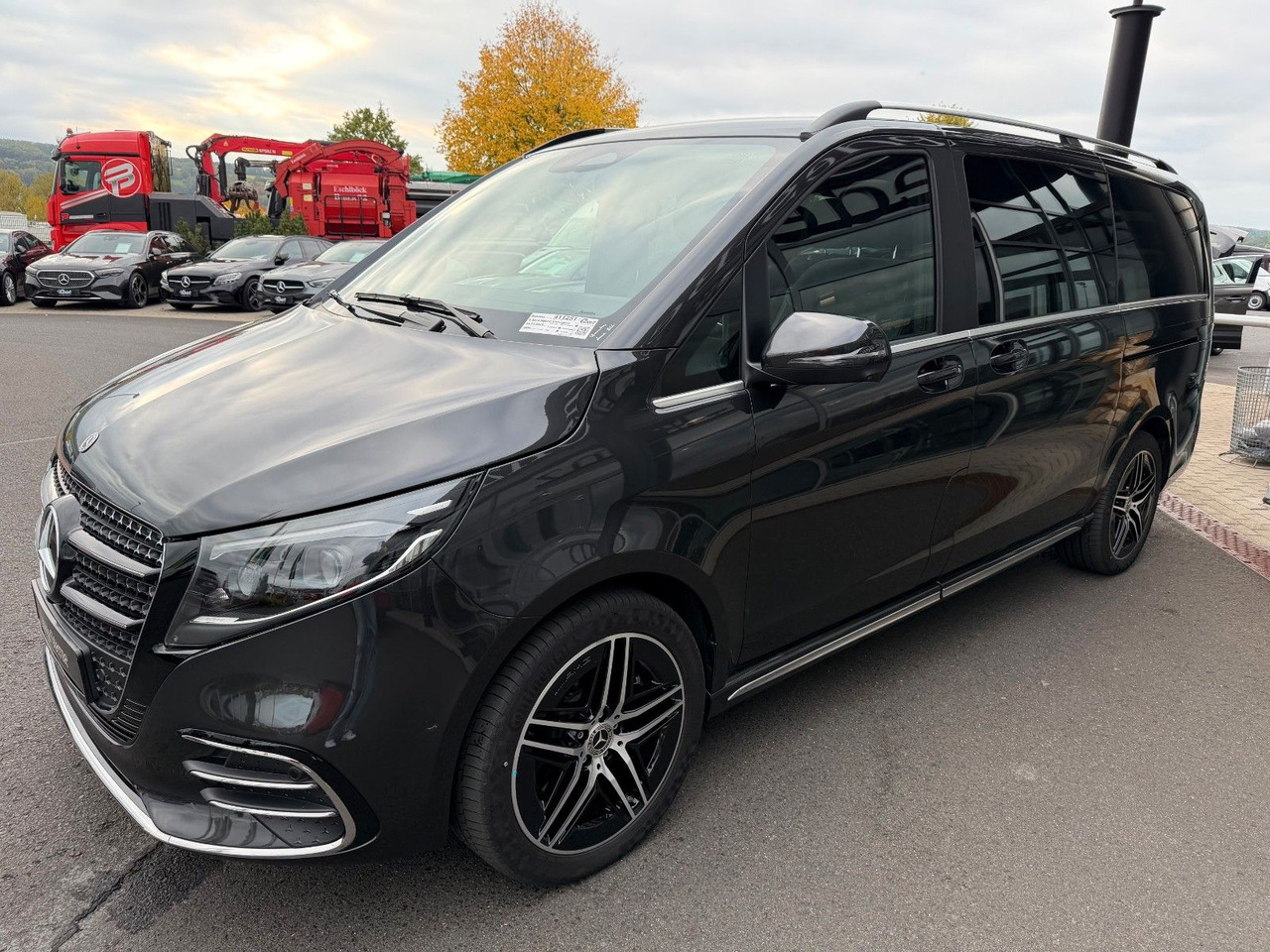 Mercedes-Benz V 300 d 4MATIC EXCLUSIVE AMG Panorama Standheiz - Voiture break: photos 3 Mercedes-Benz V 300 d 4MATIC EXCLUSIVE AMG Panorama Standheiz - Voiture break: photos 3