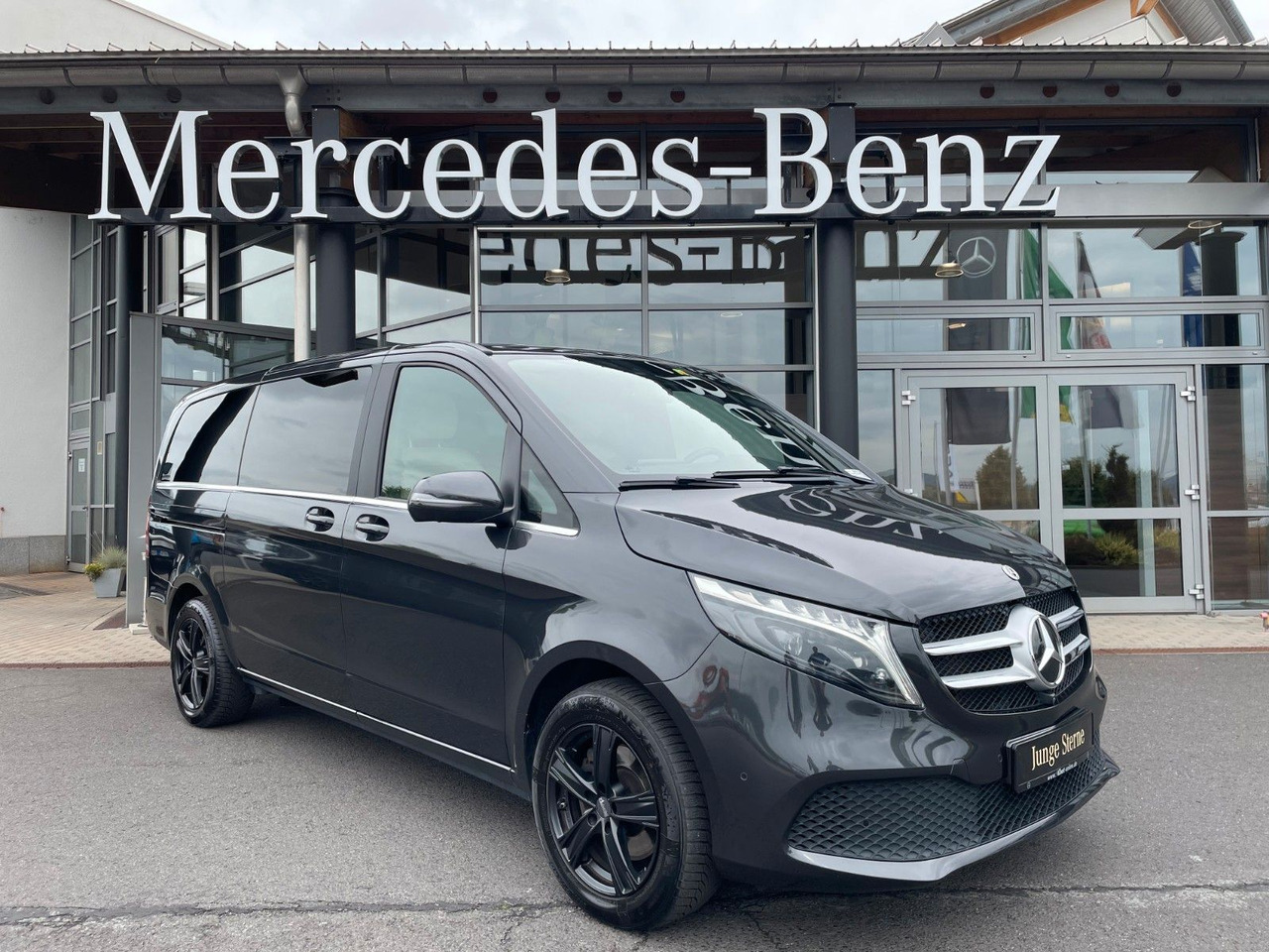 Mercedes-Benz V 300 d AVA ED 4MATIC Sitzklima Burmester 6Sitze - Voiture break: photos 1 Mercedes-Benz V 300 d AVA ED 4MATIC Sitzklima Burmester 6Sitze - Voiture break: photos 1