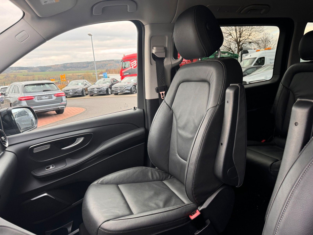 Mercedes-Benz V 300 d AVA Extralang 4MATIC AHK Stdh DISTRONIC en crédit-bail Mercedes-Benz V 300 d AVA Extralang 4MATIC AHK Stdh DISTRONIC: photos 10 Mercedes-Benz V 300 d AVA Extralang 4MATIC AHK Stdh DISTRONIC en crédit-bail Mercedes-Benz V 300 d AVA Extralang 4MATIC AHK Stdh DISTRONIC: photos 10