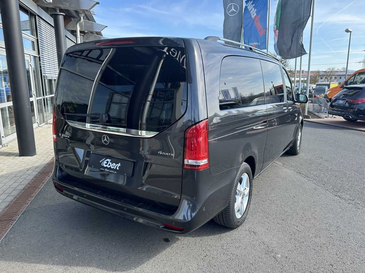 Mercedes-Benz V 300 d EDITION 4MATIC DISTRONIC AHK LED Kamera - Voiture: photos 4 Mercedes-Benz V 300 d EDITION 4MATIC DISTRONIC AHK LED Kamera - Voiture: photos 4