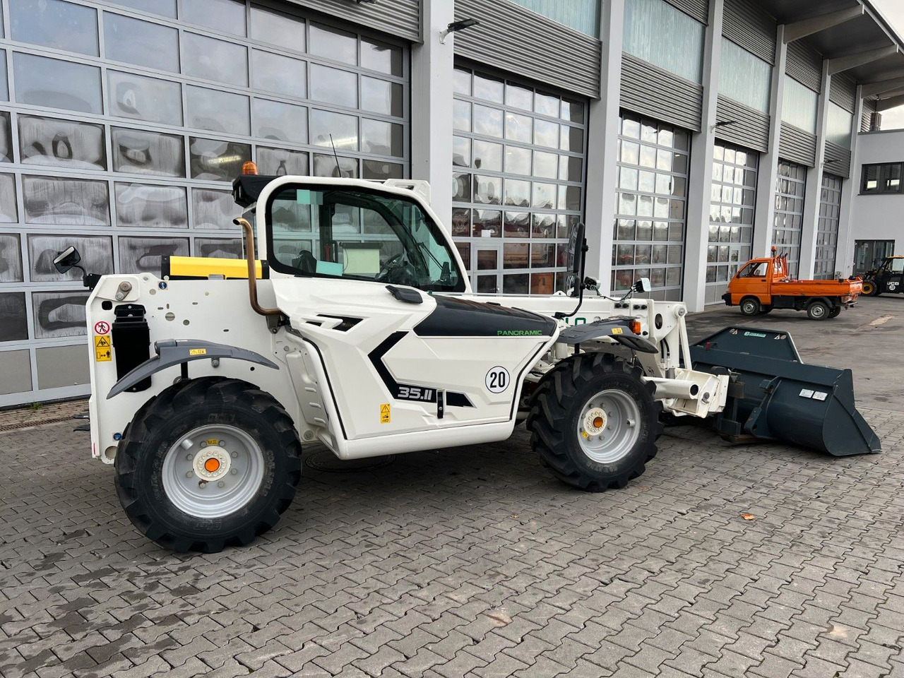 Merlo P35.11 / nur 148h! / Pratzenabstützung - Chariot télescopique: photos 3 Merlo P35.11 / nur 148h! / Pratzenabstützung - Chariot télescopique: photos 3