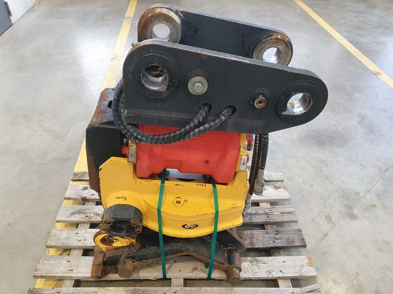 Rädlinger Schwenkrotator CAT M318 / CW 40 / 2016 - Tiltrotator: photos 4 Rädlinger Schwenkrotator CAT M318 / CW 40 / 2016 - Tiltrotator: photos 4