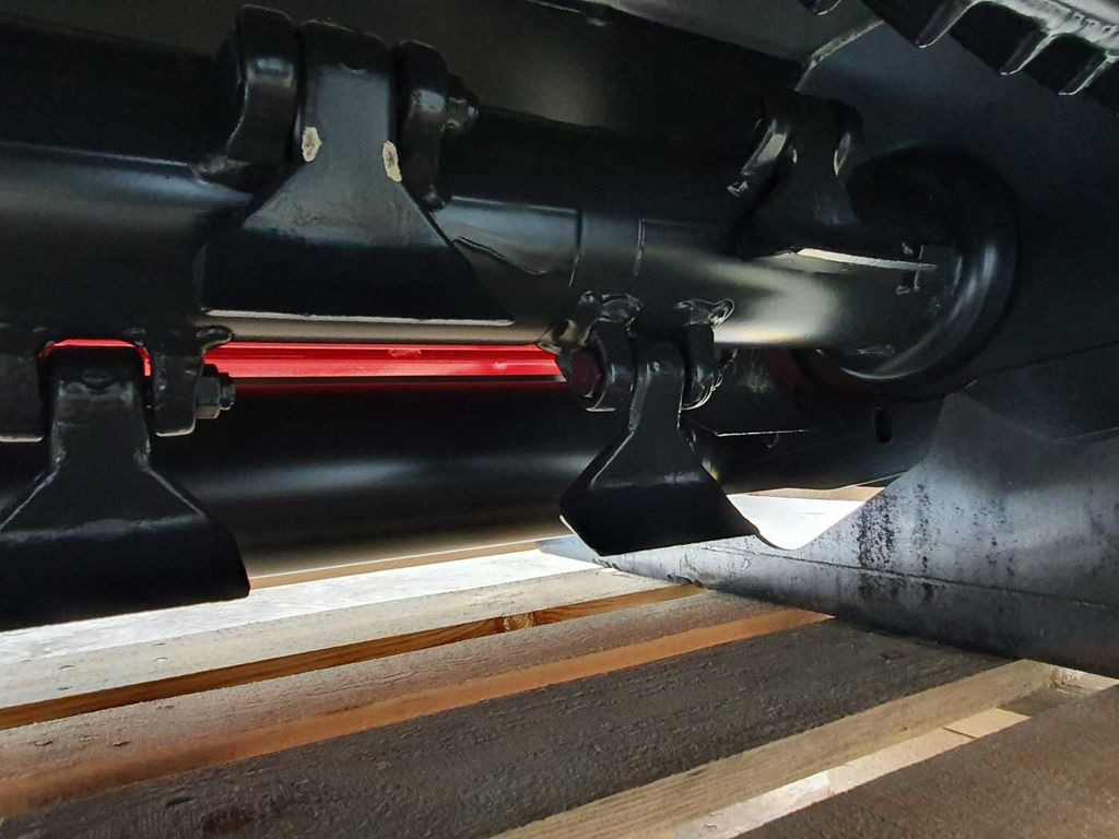 Broyeur forestier neuf Seppi M. H-SMO-B 125 / Vario Flow / Drehmotor: photos 8 Broyeur forestier neuf Seppi M. H-SMO-B 125 / Vario Flow / Drehmotor: photos 8