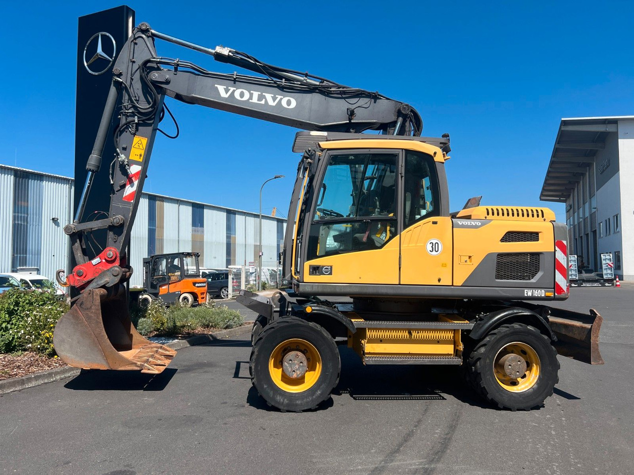 Volvo EW160D / 2014 / 1xTieflöffel / Forstschutzgitter - Pelle sur pneus: photos 2 Volvo EW160D / 2014 / 1xTieflöffel / Forstschutzgitter - Pelle sur pneus: photos 2