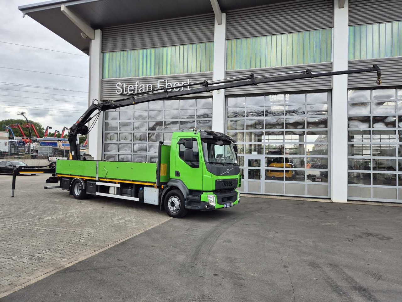 Volvo FL 42 R Kran Hiab XS 088 Funk bis 14 m! Kamera - Camion grue: photos 1 Volvo FL 42 R Kran Hiab XS 088 Funk bis 14 m! Kamera - Camion grue: photos 1