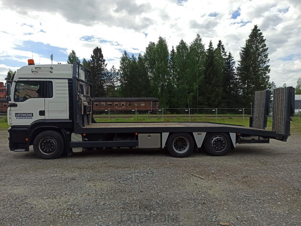 MAN TGA 6x2 koneenkuljetusauto - Camion porte-voitures: photos 4 MAN TGA 6x2 koneenkuljetusauto - Camion porte-voitures: photos 4
