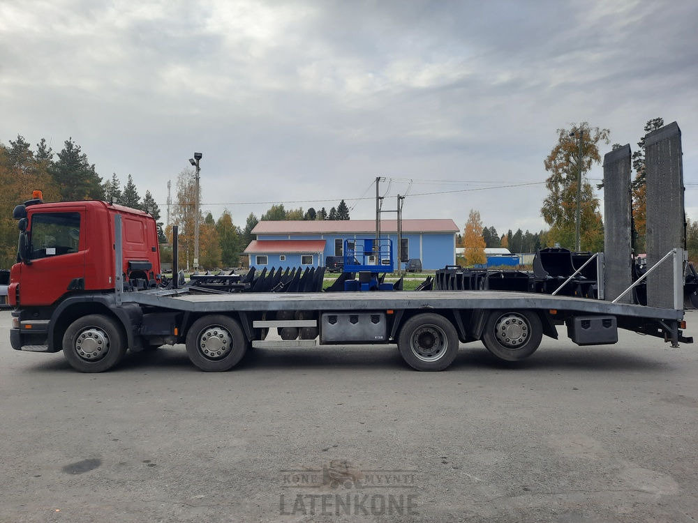 Scania P380 8x2 koneenkuljetusauto - Camion porte-voitures: photos 5 Scania P380 8x2 koneenkuljetusauto - Camion porte-voitures: photos 5