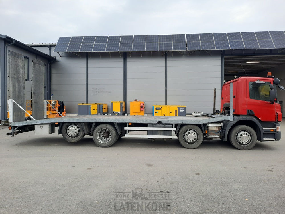 Scania P380 8x2 koneenkuljetusauto - Camion porte-voitures: photos 3 Scania P380 8x2 koneenkuljetusauto - Camion porte-voitures: photos 3