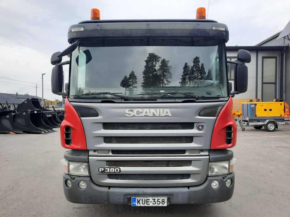 Scania P380 8x2 koneenkuljetusauto - Camion porte-voitures: photos 4 Scania P380 8x2 koneenkuljetusauto - Camion porte-voitures: photos 4