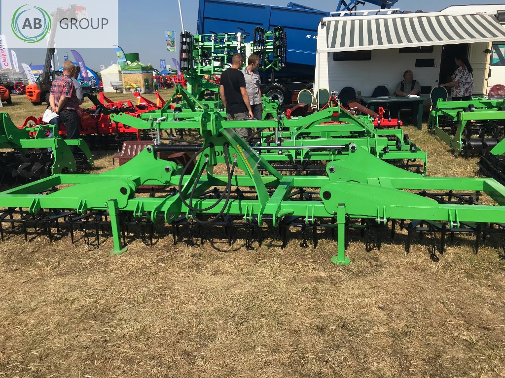Dziekan hydraulic folding meadow harrow WUKA 5m 5C20H - Herse à chaîne: photos 3 Dziekan hydraulic folding meadow harrow WUKA 5m 5C20H - Herse à chaîne: photos 3