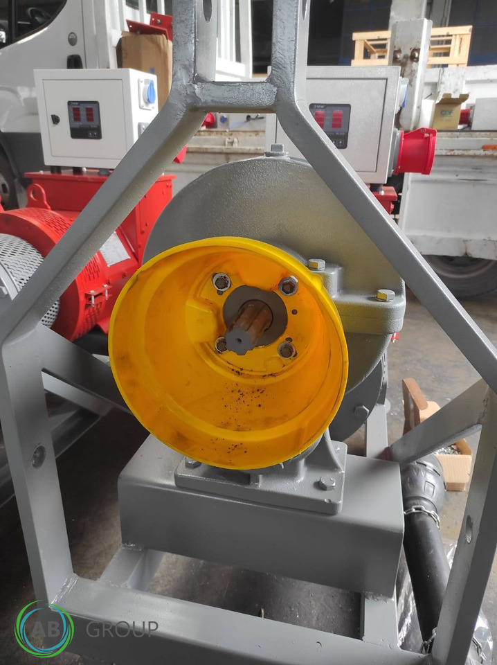 Elektro-Jen 30 kVa / 24 kW PTO driven generator with AVR control - Groupe électrogène: photos 3 Elektro-Jen 30 kVa / 24 kW PTO driven generator with AVR control - Groupe électrogène: photos 3