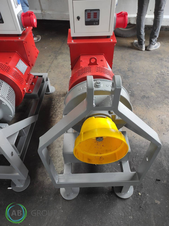 Elektro-Jen 30 kVa / 24 kW PTO driven generator with AVR control - Groupe électrogène: photos 2 Elektro-Jen 30 kVa / 24 kW PTO driven generator with AVR control - Groupe électrogène: photos 2