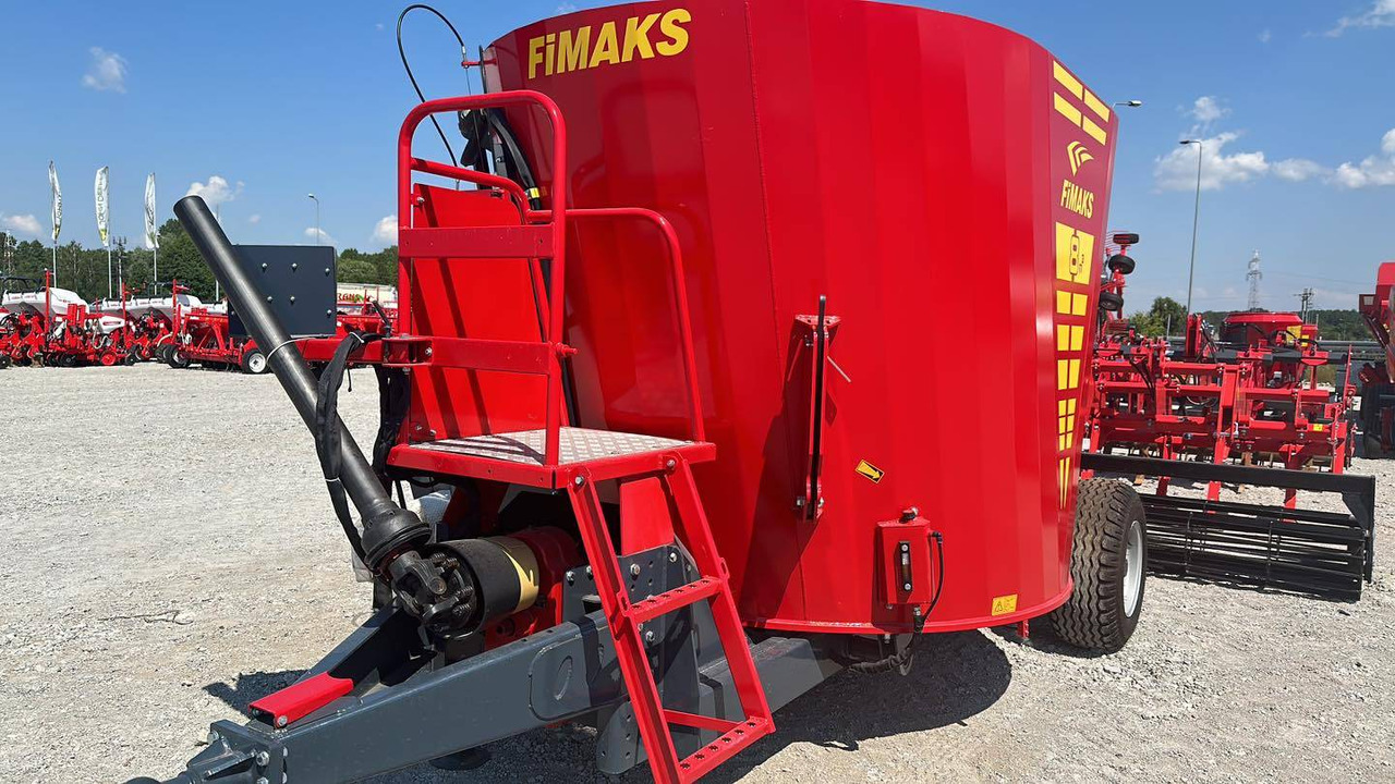 Fimaks vertical feeder mixer FMV8L, 8 m3 - Mélangeuse: photos 3 Fimaks vertical feeder mixer FMV8L, 8 m3 - Mélangeuse: photos 3