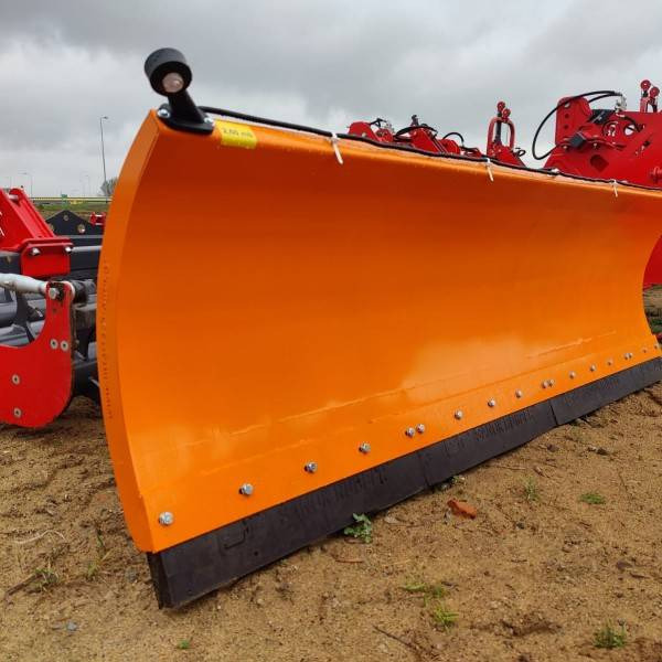 Inter-Tech Snow Plow, 2.6 m - Lame à neige pour Machine agricole: photos 2 Inter-Tech Snow Plow, 2.6 m - Lame à neige pour Machine agricole: photos 2