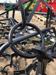 Metal-Technik meadow harrow 3 m - Herse à chaîne: photos 3 Metal-Technik meadow harrow 3 m - Herse à chaîne: photos 3