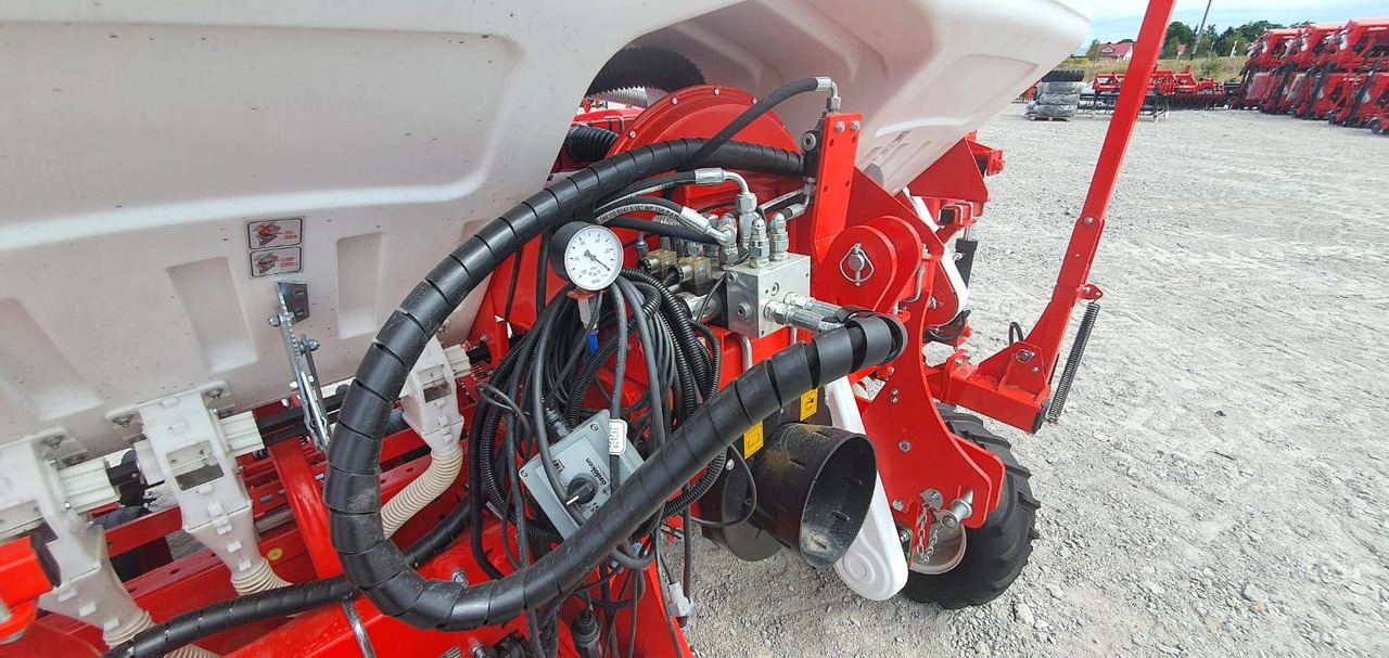 Semoir monograine Ozdoken pneumatic precision seeder model VPKT-DG6 - on stock: photos 6