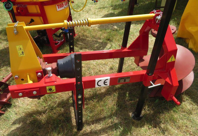 Tad-Len tractor auger SZ-1 - Tarière pour Machine agricole: photos 1 Tad-Len tractor auger SZ-1 - Tarière pour Machine agricole: photos 1