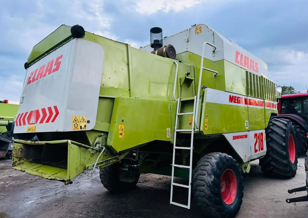 Claas MEGA 218 - Moissonneuse-batteuse: photos 2 Claas MEGA 218 - Moissonneuse-batteuse: photos 2