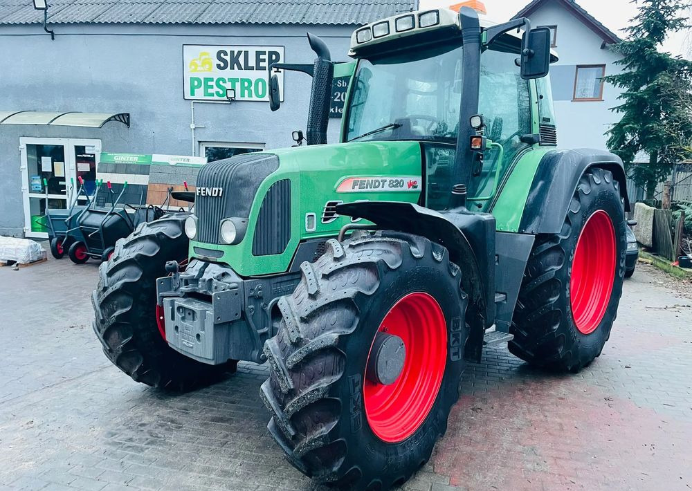 Fendt 820 - Tracteur agricole: photos 1 Fendt 820 - Tracteur agricole: photos 1