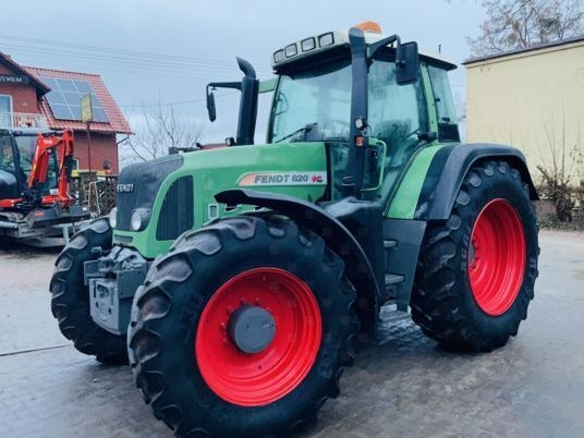 Fendt 820 VARIO TMS - Tracteur agricole: photos 1 Fendt 820 VARIO TMS - Tracteur agricole: photos 1