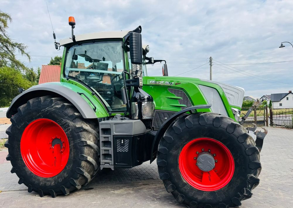 Fendt 828 Vario Profi Plus - Tracteur agricole: photos 2 Fendt 828 Vario Profi Plus - Tracteur agricole: photos 2