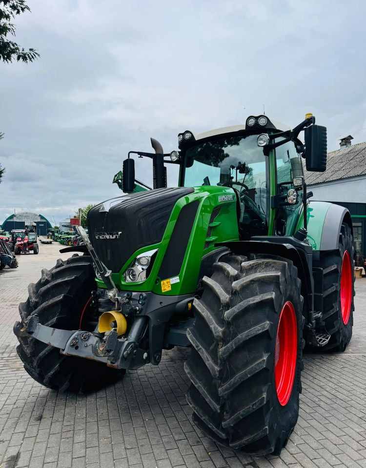 Fendt 828 Vario Profi Plus - Tracteur agricole: photos 1 Fendt 828 Vario Profi Plus - Tracteur agricole: photos 1