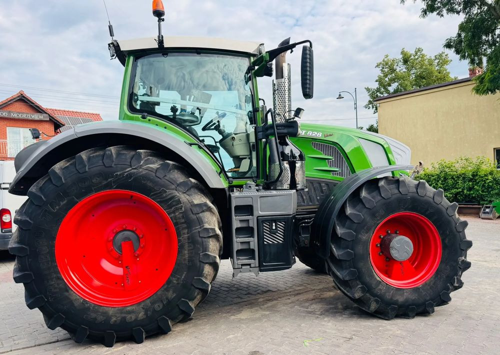 Fendt 828 Vario Profi Plus - Tracteur agricole: photos 4 Fendt 828 Vario Profi Plus - Tracteur agricole: photos 4