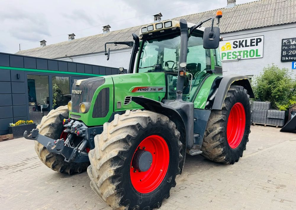 Fendt V716 ario TMS - Tracteur agricole: photos 1 Fendt V716 ario TMS - Tracteur agricole: photos 1