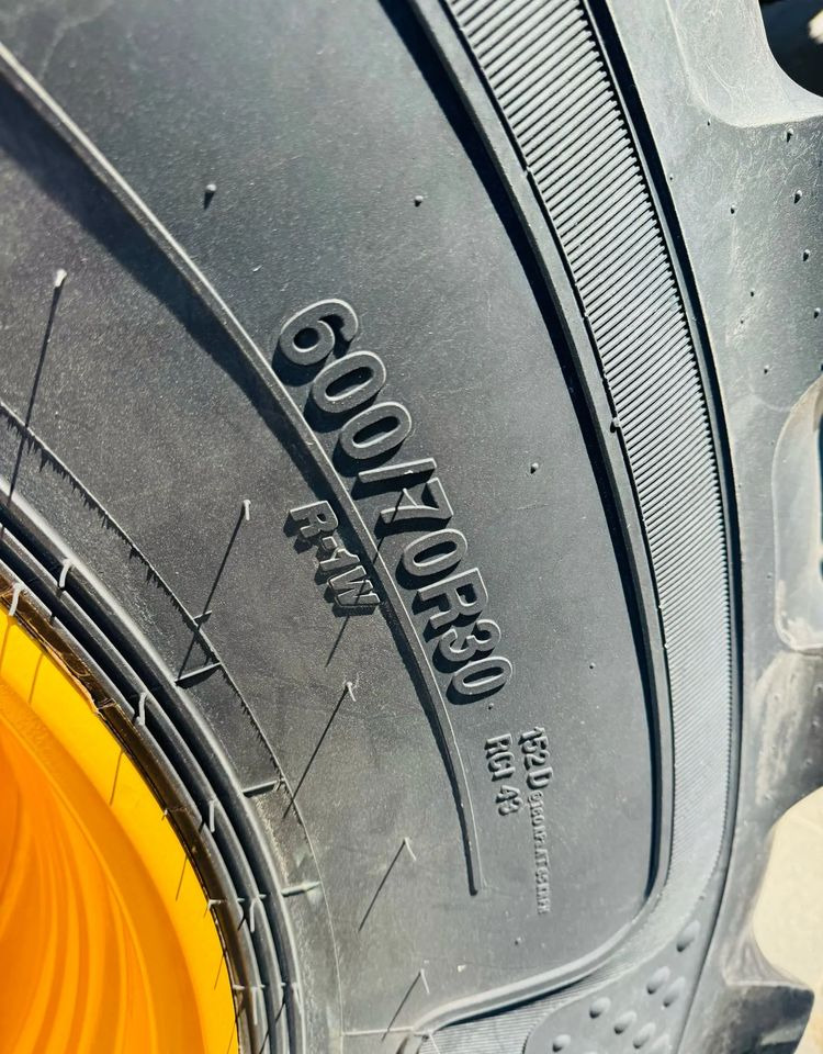 JCB Fastrac 4220 - Tracteur agricole: photos 5 JCB Fastrac 4220 - Tracteur agricole: photos 5