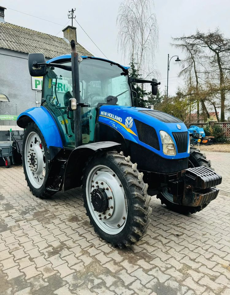 New Holland T5.115 - Tracteur agricole: photos 2 New Holland T5.115 - Tracteur agricole: photos 2