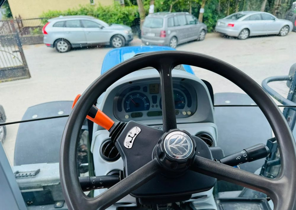 New Holland T7.210 - Tracteur agricole: photos 2 New Holland T7.210 - Tracteur agricole: photos 2